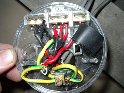 bedroom light wiring before I pulled it all apart
